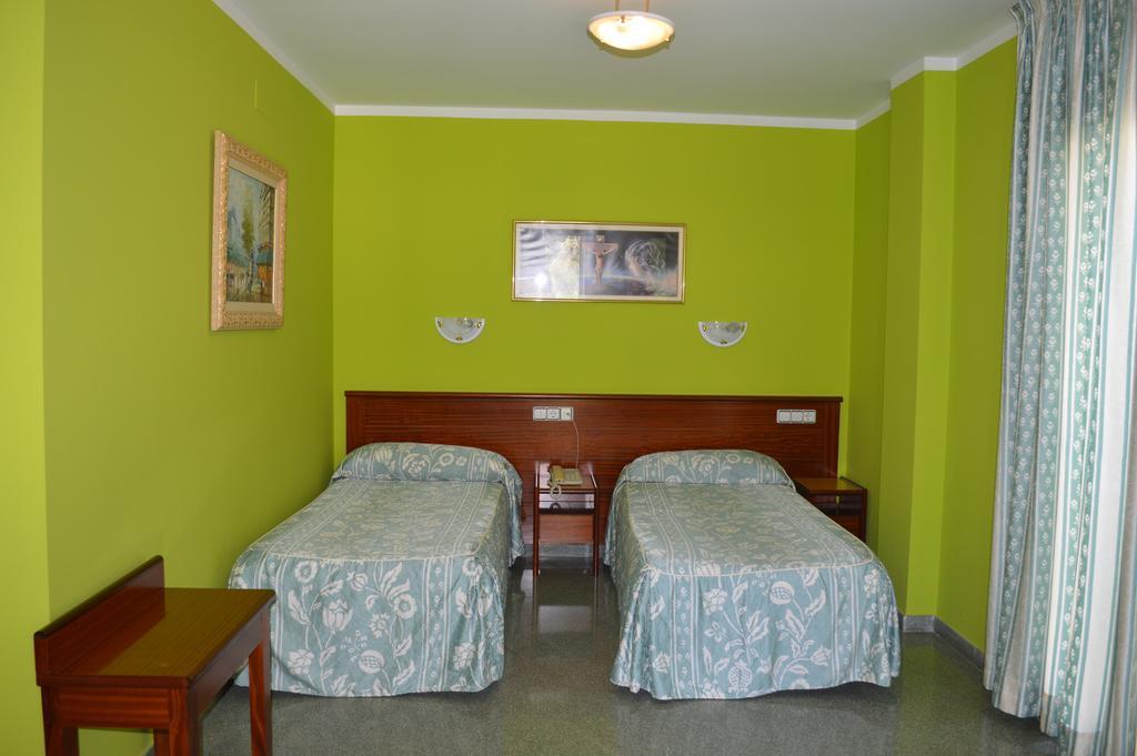Hotel Don Pelayo Arbos Bagian luar foto