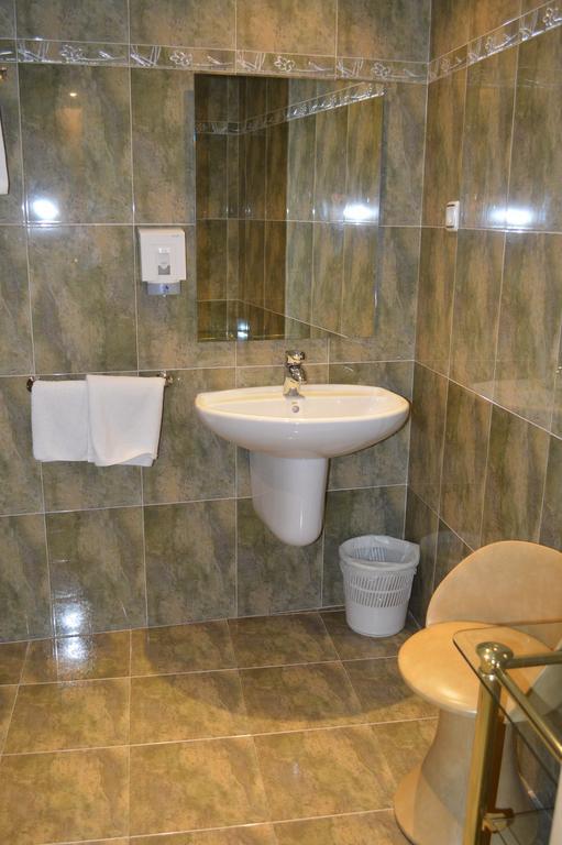 Hotel Don Pelayo Arbos Bagian luar foto