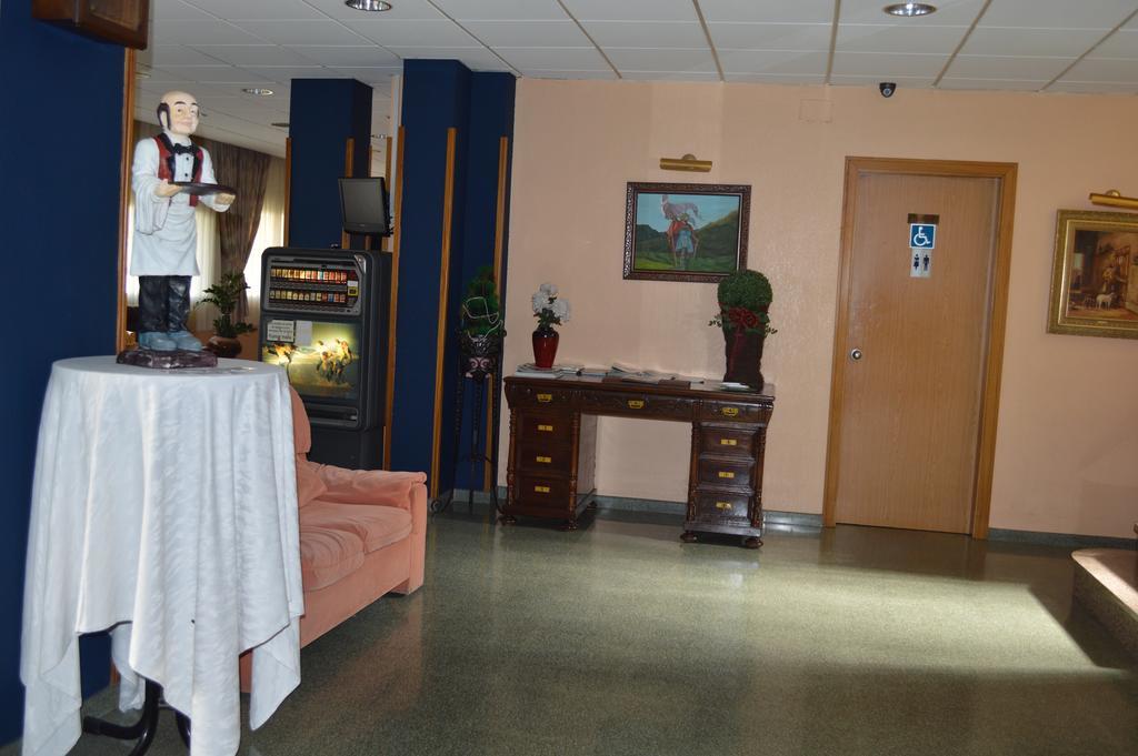 Hotel Don Pelayo Arbos Bagian luar foto