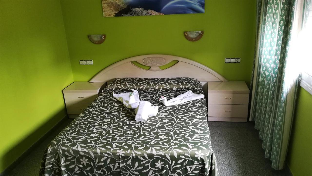 Hotel Don Pelayo Arbos Bagian luar foto